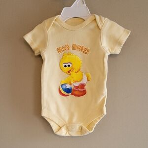 Sesame Street Big Bird baby yellow onesie/bodysuit